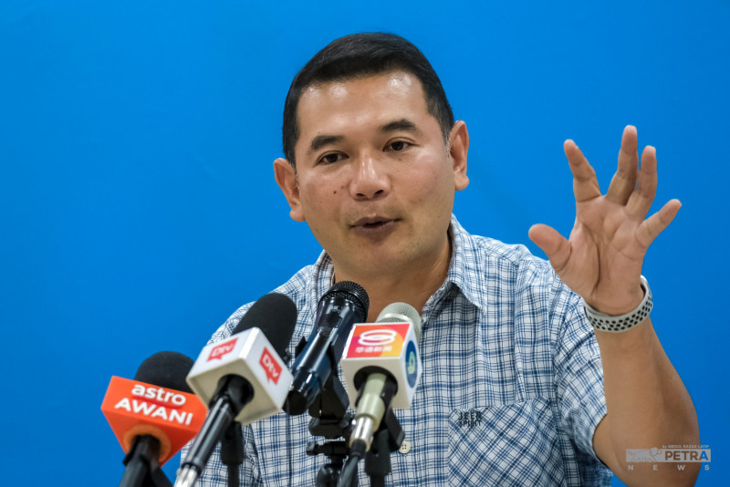 ‘Stop the defensive attitude and listen to the people’ - Rafizi tells Fadhlina
