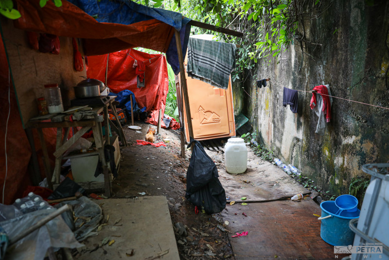 Migrant workers subjected to sordid living conditions for 3 months