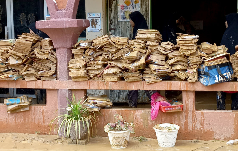 Parties sending aid to Baling flood victims must inform PKOB: police