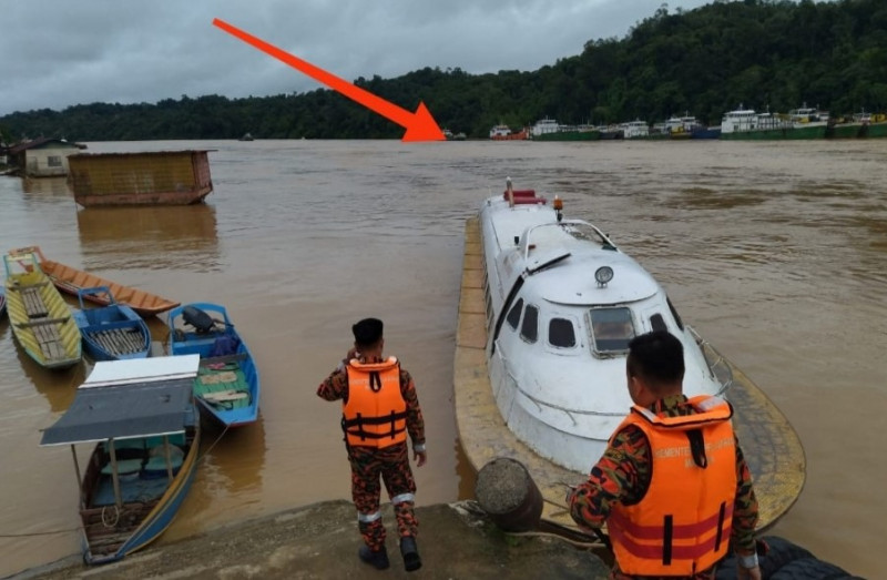 10-year-old missing after boat capsizes in Sg Rajang