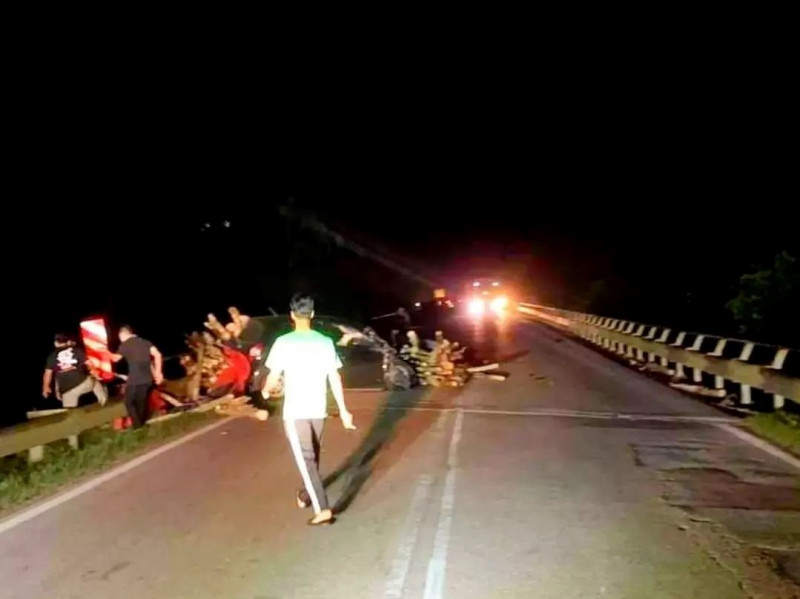 Three killed, four injured in road crash in Rompin