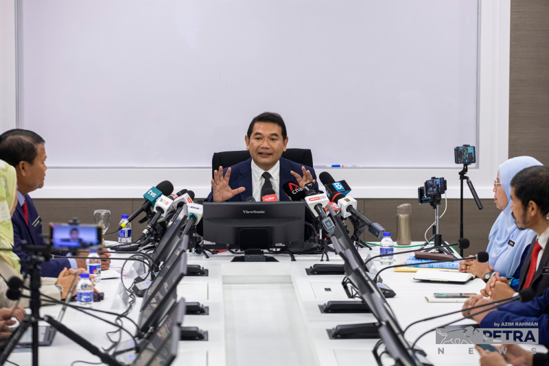 Economic Ministry to work with other ministries to enhance govt revenue: Rafizi