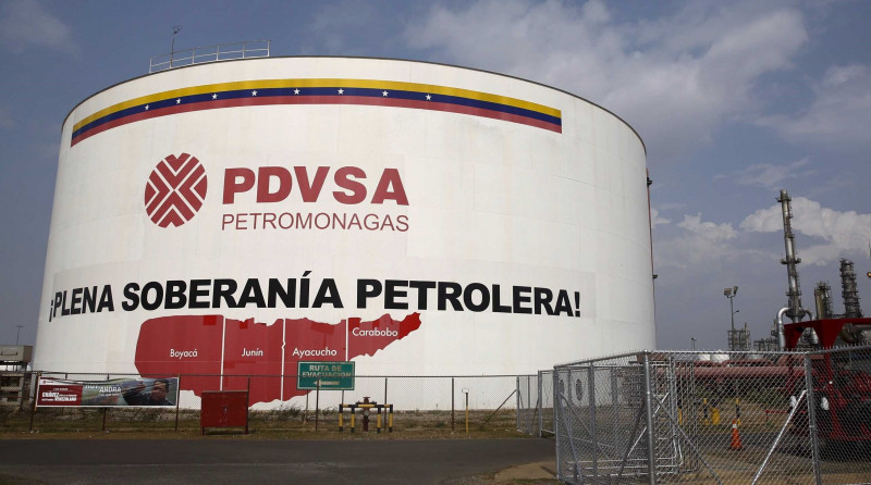 Venezuela jails officials for giving US oil data