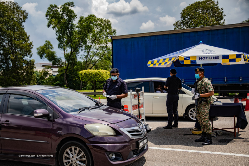 Varsities to issue interstate travel permits for students returning for Raya