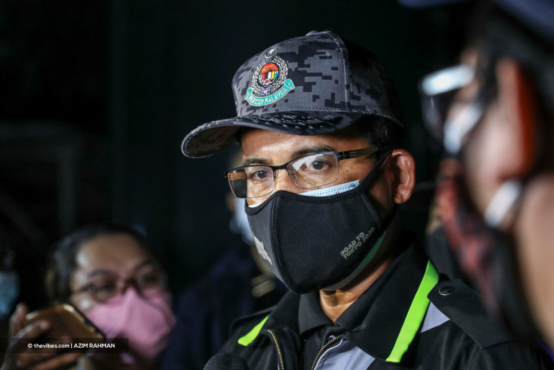 Authorities nab three ‘transporters’, 15 illegal migrants in Kelantan