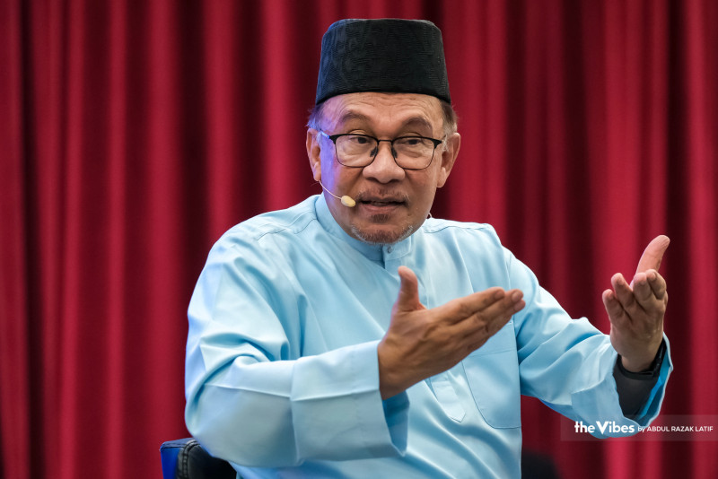 [UPDATED] Retired civil servants to get original pension amount, says Anwar after court ruling