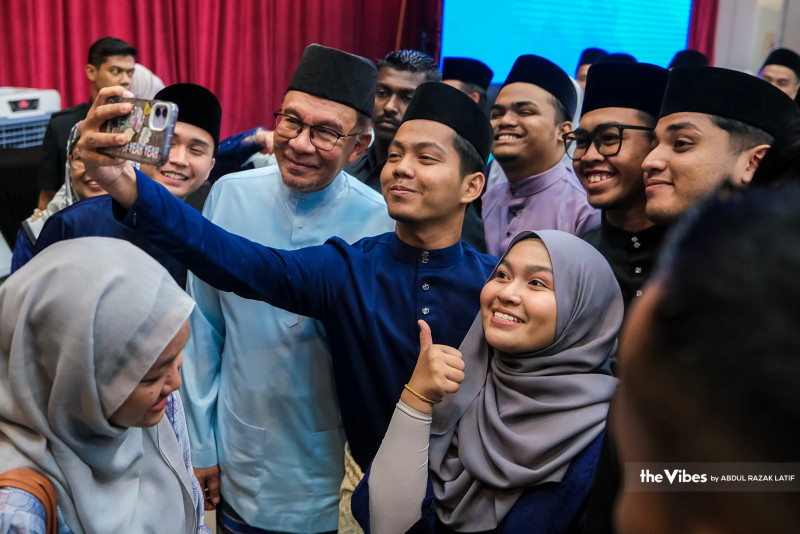 “There is no need for any investigation against those who criticise me,” Anwar tells police