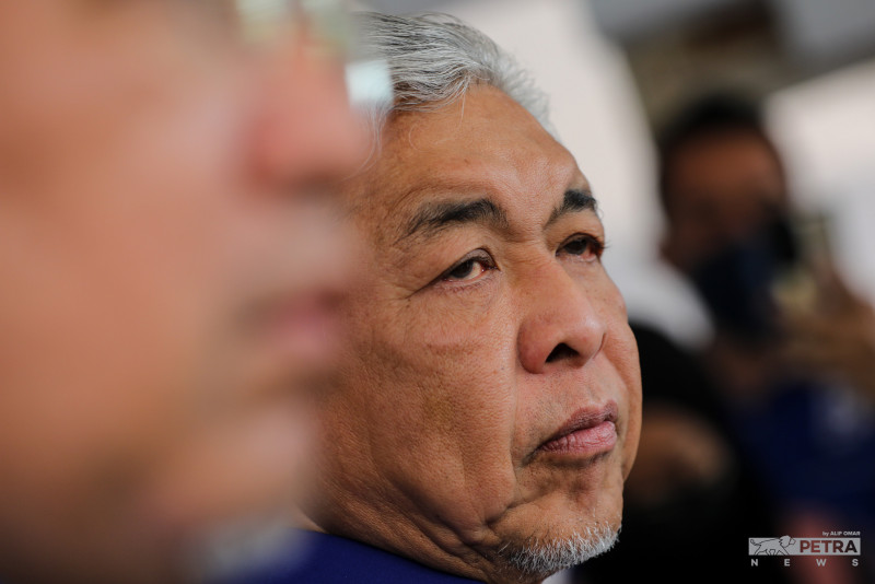 Parties involved in Dr Mahathir, Zahid defamation suits to discuss mediation