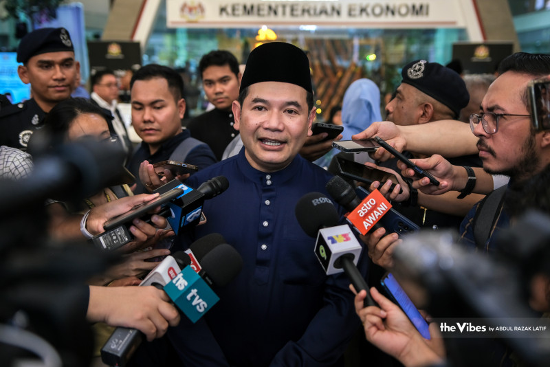 PAS invited to join unity govt? Never heard of that: Rafizi