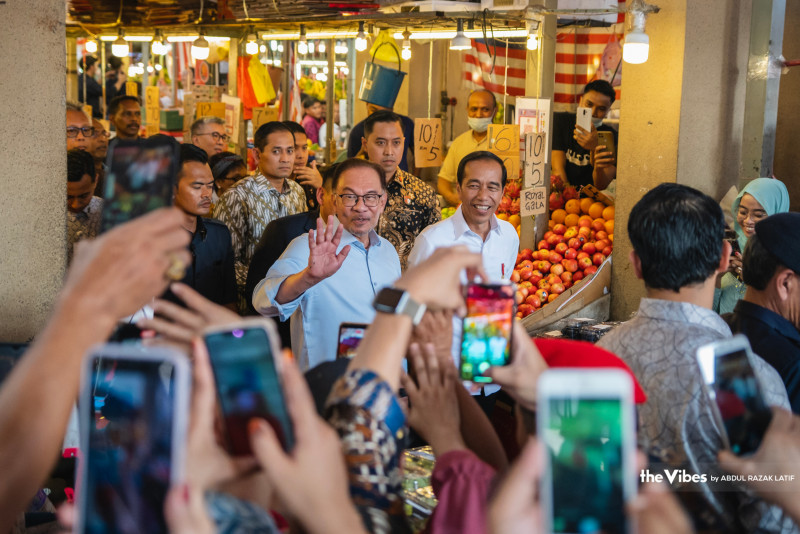 Malaysia, Indonesia to boost trade, investment, halal ties