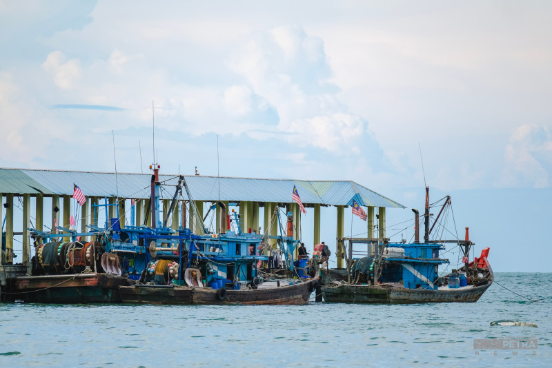 Govt allocates RM150 mil for fishing vessel modernisation, catch mechanism