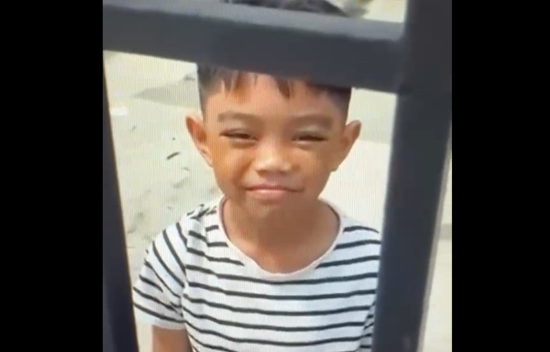Delivery rider’s birthday gesture leaves young boy smiling (video)