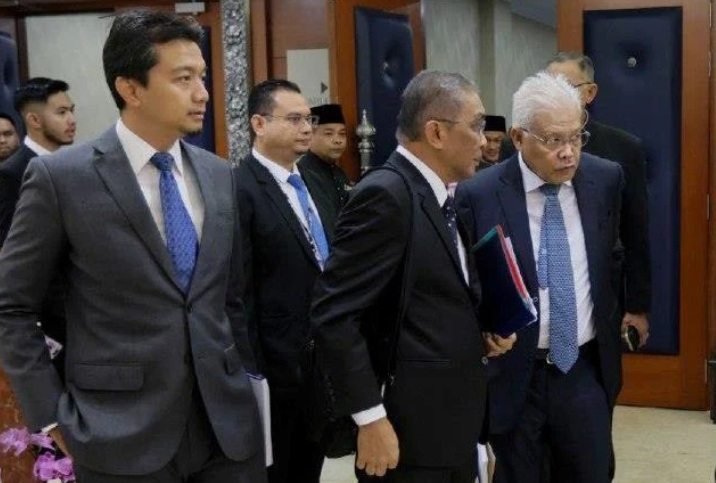 Opposition MPs leave Dewan Rakyat, do not take part in RCI TH Minister's briefing 
