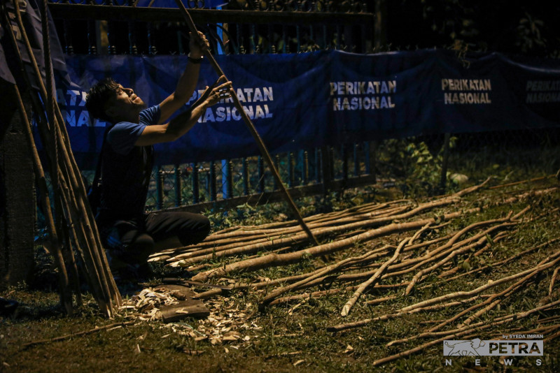 GE15: for Bera villagers, campaign period is time for bubbly political bonding