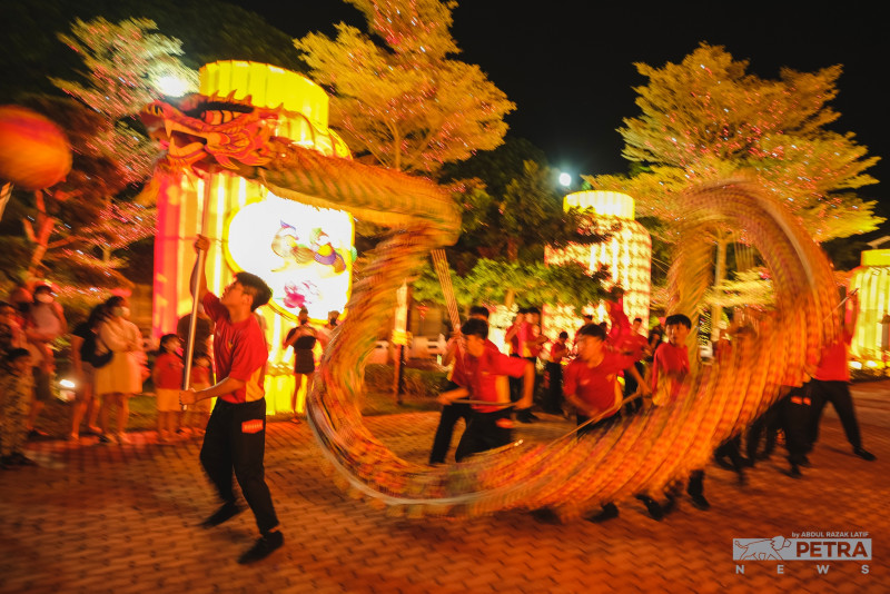 Beijing proposes new laws to protect overseas Chinese