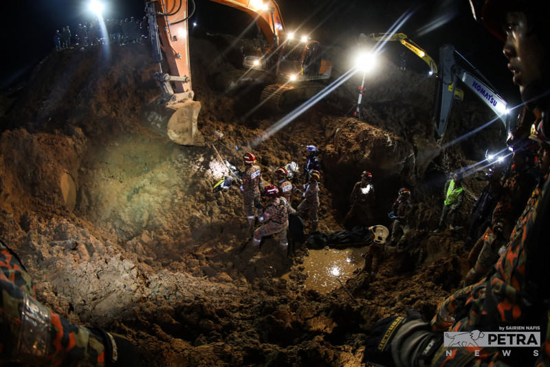 Batang Kali tragedy: rescuers step up operations, resume search at 8am