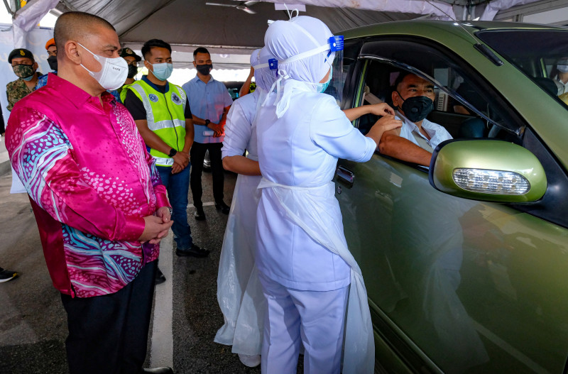 10 minutes per jab: Perak opens first drive-through PPV