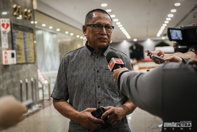 Zahid sacks three Umno leaders in crackdown on errant members