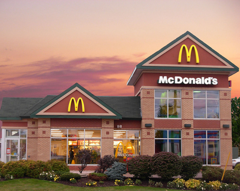 McDonald’s US sales rise, but outlook remains uncertain amid pandemic spike