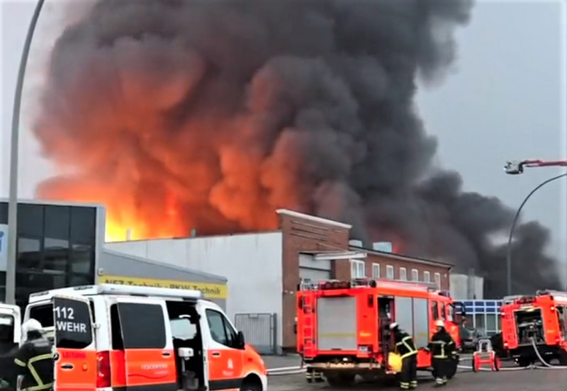 Massive fire that blackened Hamburg still burning 27 hours later