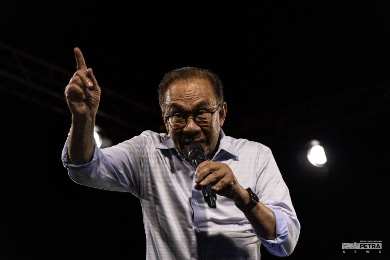 Cut red tape, improve ease of doing business in M’sia, Anwar tells authorities