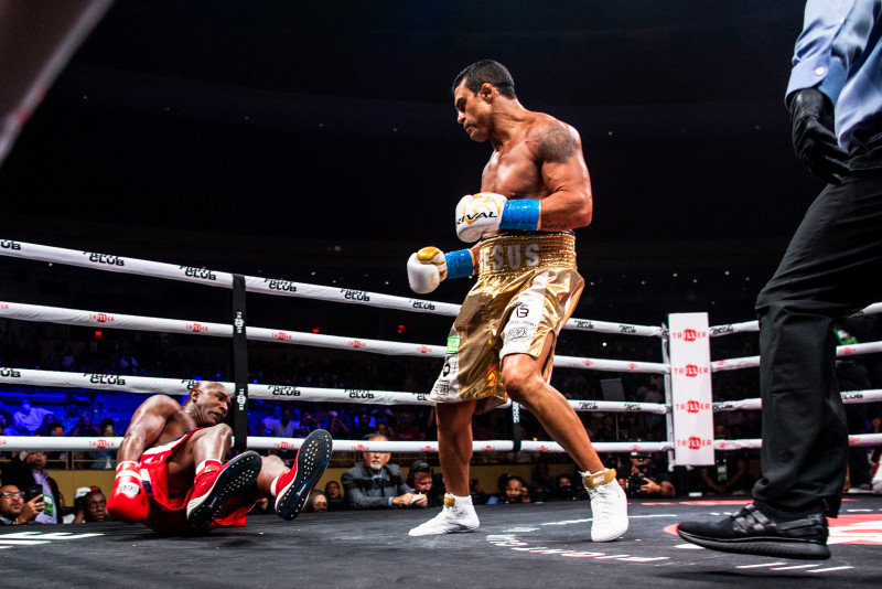 Decision to award 1st round TKO to Vitor Belfort ‘a bad call’: Evander Holyfield