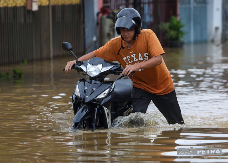 Flood evacuee numbers continue to rise in four states, drop in Selangor