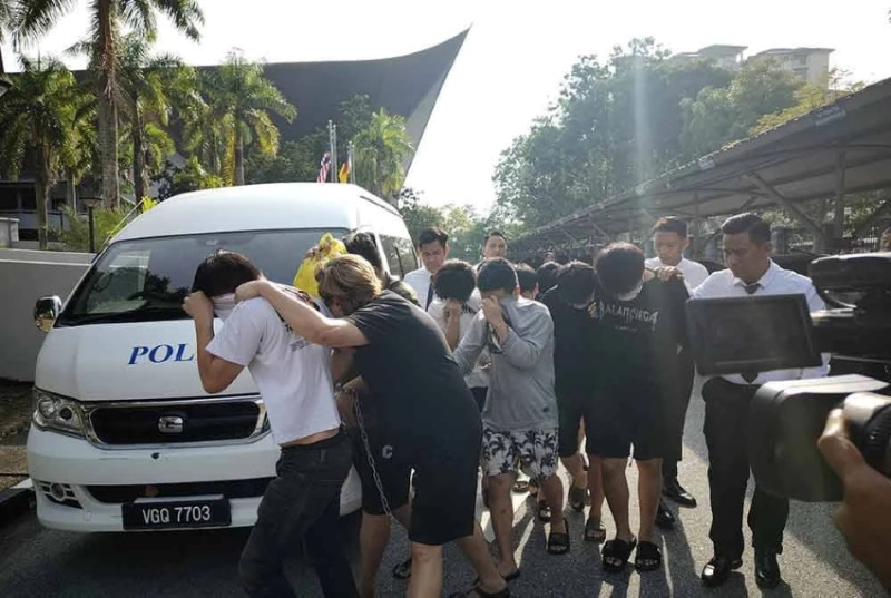 Eleven men fined RM3,000 each for offering non-existent loans