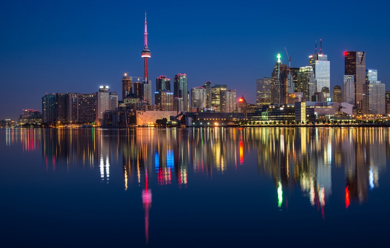 Canada virus measures push deficit to record C$382 bil