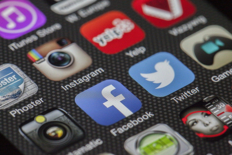 Facebook buys online customer service startup Kustomer