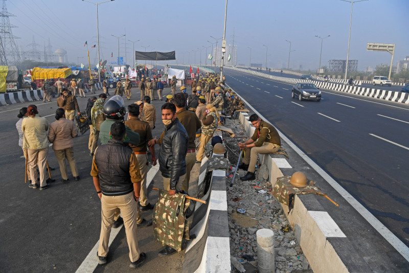 Indian farmers launch nationwide shutdown against new laws