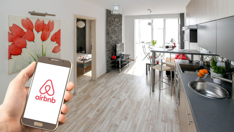 Airbnb bumps share price to US$68 for stock market debut: reports