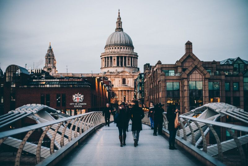 UK economy rebounds after swerving recession