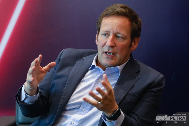 [VIDEO] Favourable tax breaks crucial in attracting global tech investors to M’sia: Lord Vaizey