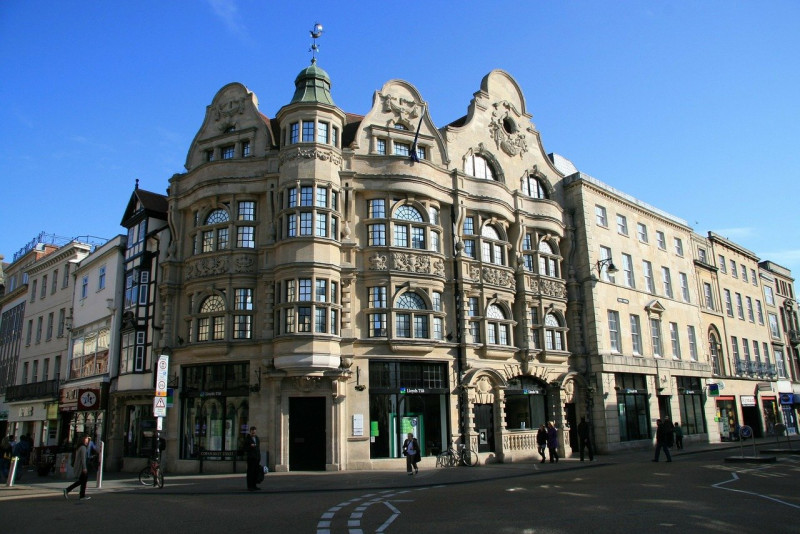 UK economy sees record rebound after recession