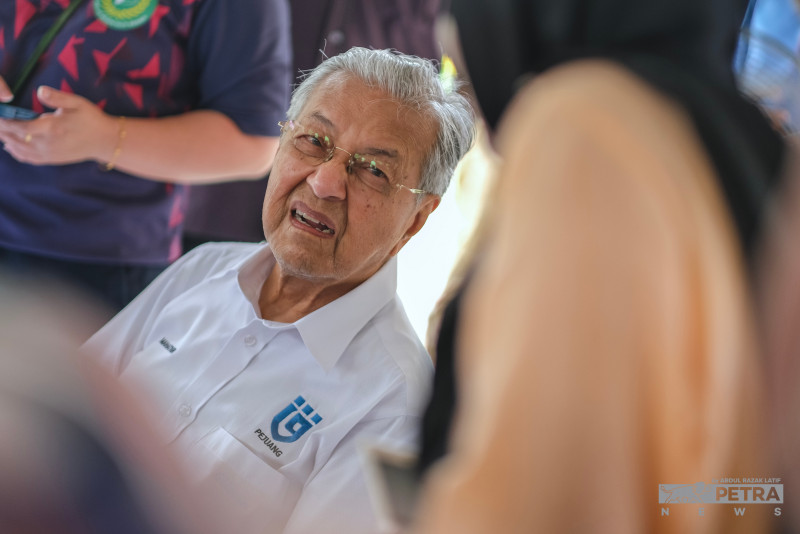 GE15: Dr Mahathir takes crushing defeat in Langkawi, loses deposit