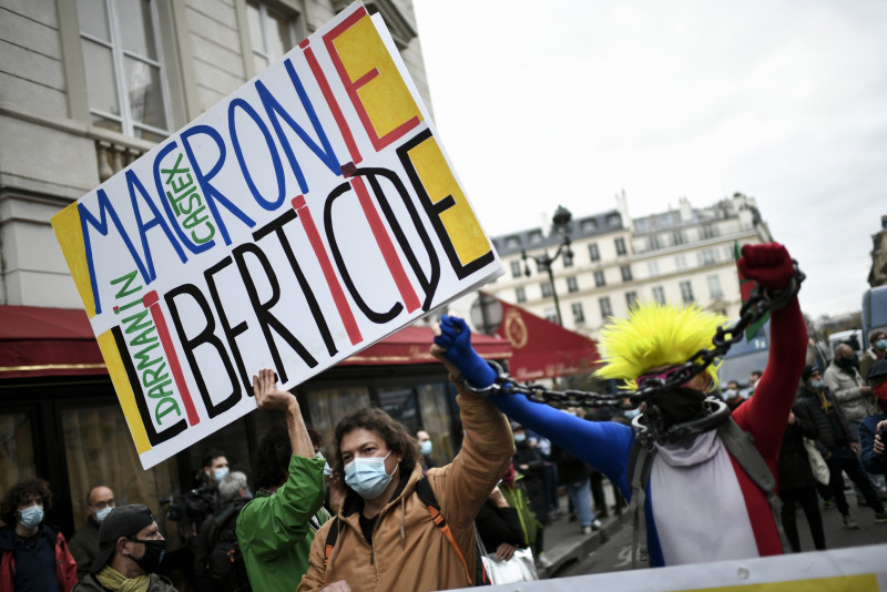 Rights groups denounce 'arbitrary arrests' at Paris demo