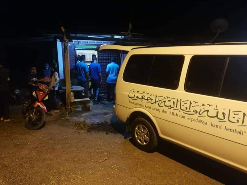 Muslim youths extend hearse to deceased non-Muslim 
