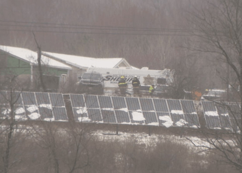 Small plane crashes in upstate New York, leaving one dead