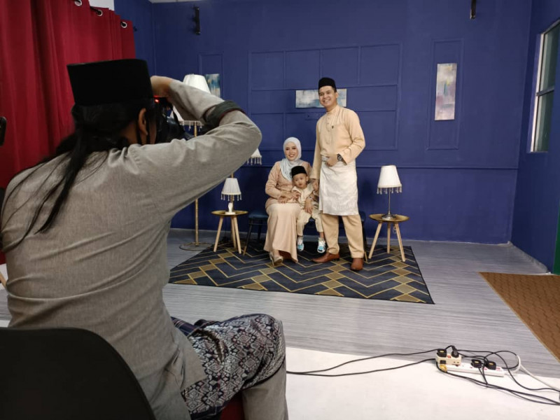 M’sian Muslims sacrifice Raya fun to put food on the table in hard times