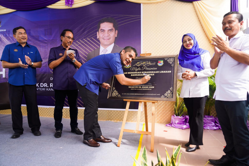 MoE to solve Sabah’s ‘squatting’ schools problem: Radzi​​​​​​​