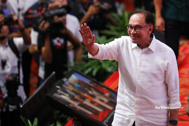 Anwar congratulates BN candidate in Pelangai by-election