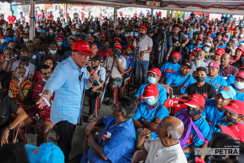 GE15: I marched on even after I was out of prison, Anwar tells Sg Siput crowd