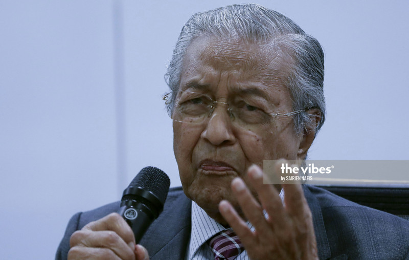 Mahathir distances himself from ‘Dubai Move’, takes swipe at Anwar