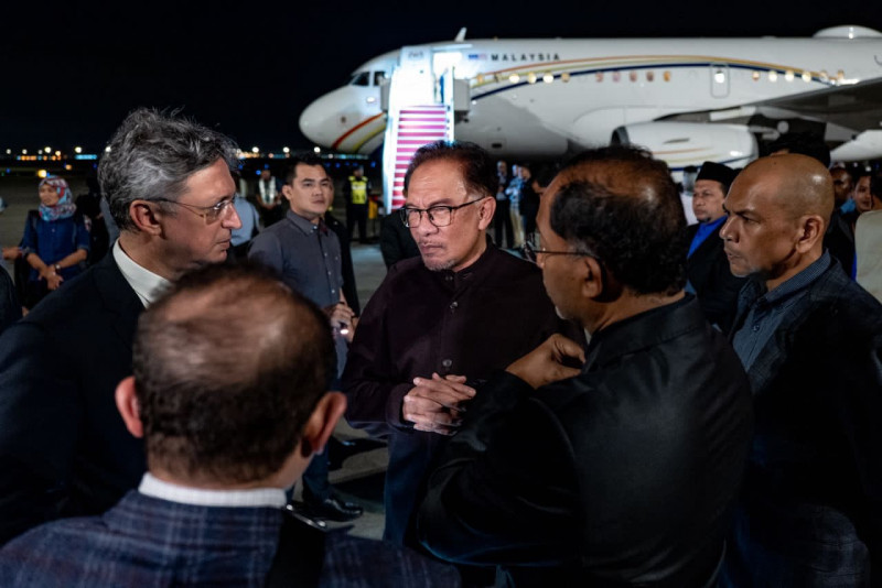 Anwar leaves for quake-hit Turkiye in show of support