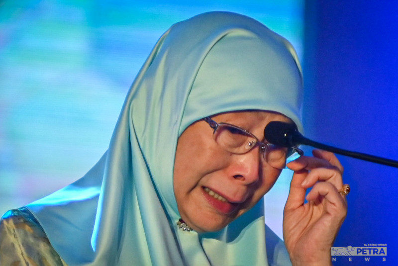 Don’t be wolf in sheep’s clothing, says Wan Azizah after PKR polls spat