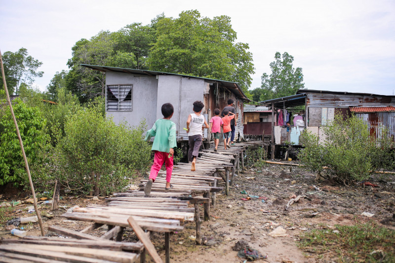 Sandakan squatters forced to endure ticking time bombs