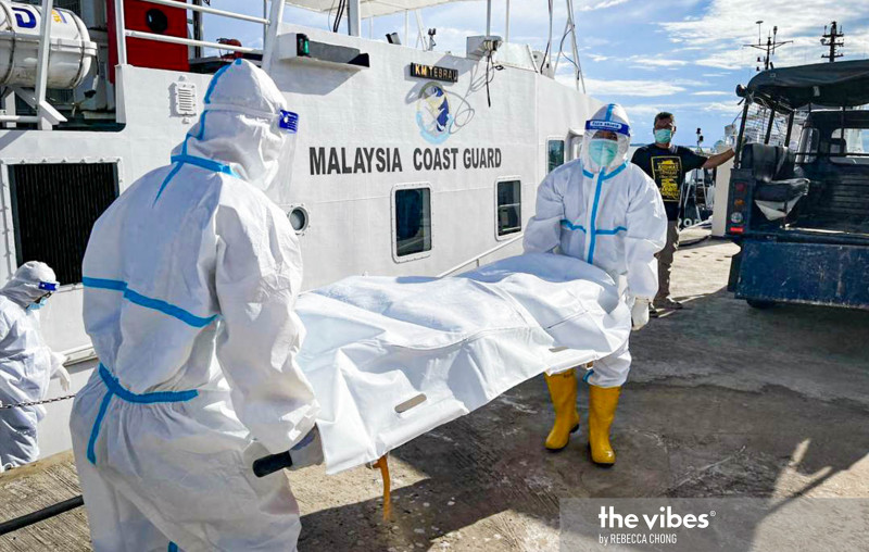 Another Sabah tugboat overturned in rough waters, 2 missing