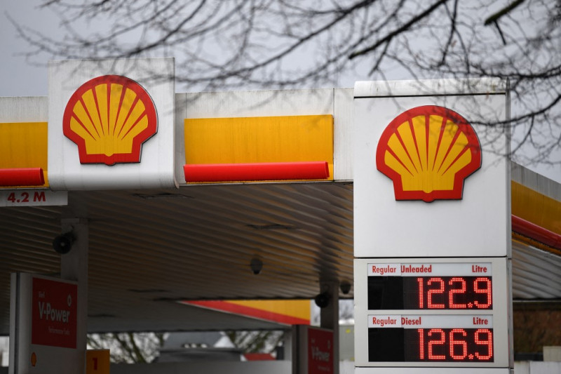 Shell in talks to sell Malaysia fuel stations to Saudi Aramco, says report
