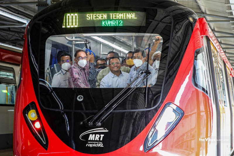 [UPDATED] Free rides on Putrajaya MRT line until end of March: Anwar